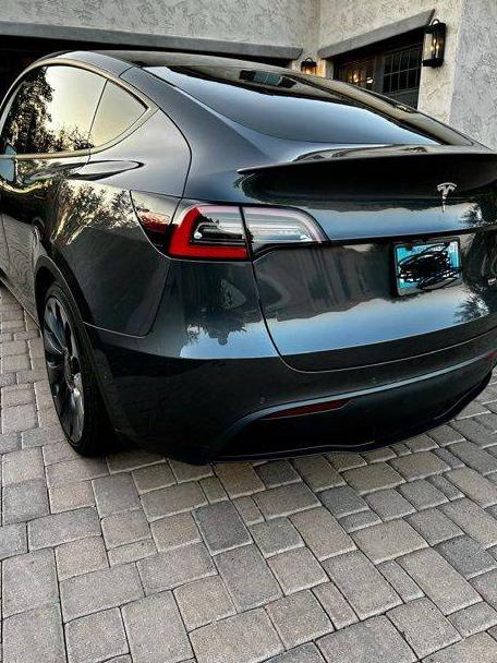 TESLA MODEL Y 2021 5YJYGDEF4MF073379 image